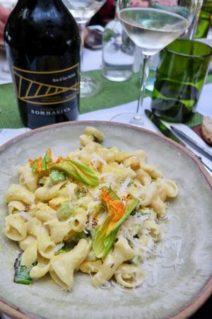 August 21, 2018 - This week's tablehopper: summer wine.