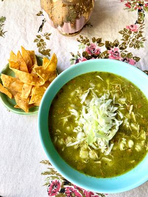 October 19, 2021 - This week's tablehopper: slurpy.