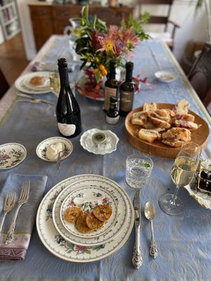 November 23, 2021 - This week's tablehopper: the pleasures of the table.