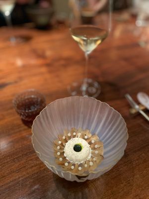 February 15, 2022 - This week's tablehopper: fake spring.