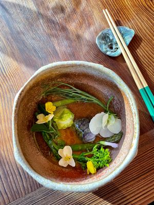 This week's tablehopper: back on tour.