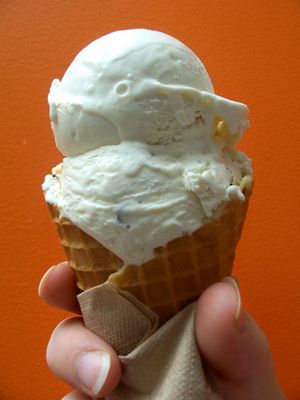 Tara's Organic Ice Cream Opens in Temescal