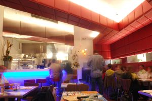 Grub Now (Softly) Open on Valencia