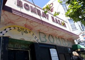 Valencia Happenings: West of Pecos, La Rondalla Activity, and Wine Bars