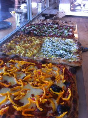 Oakland Update: Boozing at B-Side BBQ, Adesso Pizza Party