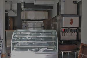 Mission News: Some Takers for Roxy's, Pizza Shop on 24th, Community Market Returns