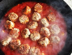 Tasty Food Events, from Pig Roasts to Sunday Gravy