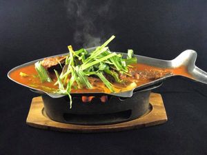 Openings in the TL Include Esan Classic from Lers Ros Team, Mong Thu Reopens, Bandit's Burgers and Breakfast Sandwiches