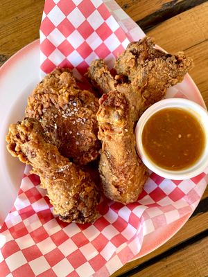 East Bay Updates: Miss Ollie's Closes to Change, Alley & Vine, Oakland Restaurant Week, More