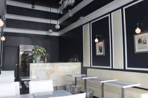 Now Open (S&R Lounge) and Closed (Et Al)