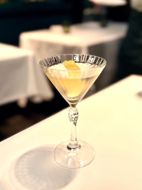 This week’s tablehopper: hop to trot.