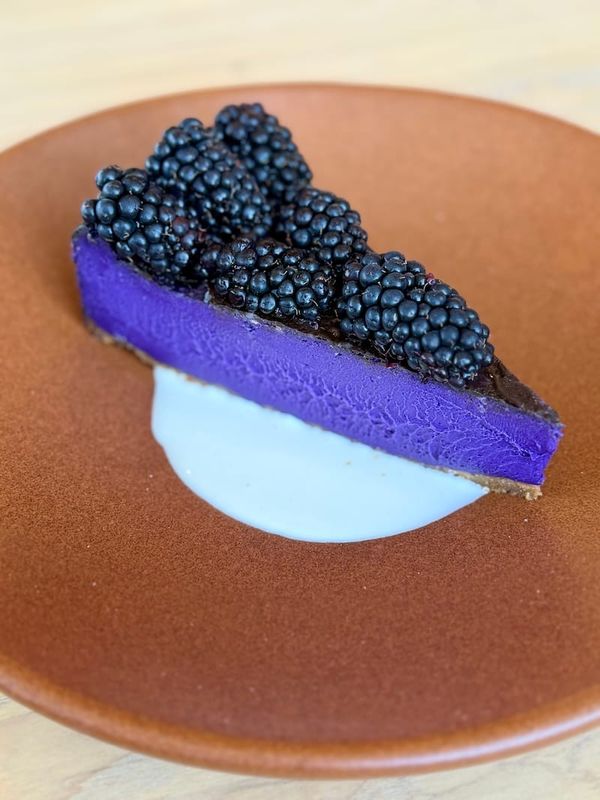 This week’s tablehopper: no shrinking violets.