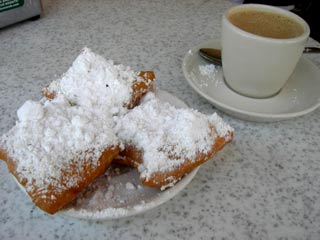 cafe_du_monde_large.jpg