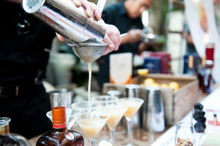 Cocktail_Week_Pouring.jpg