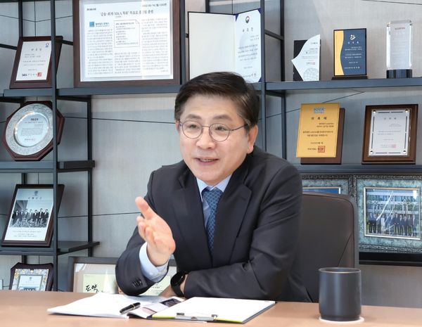 "검사의 눈으로 기업을 지킨다" 26년 특수통이 '스타트업 로펌'으로 판을 바꾸다, 법무법인 로백스 김기동 대표변호사 인터뷰