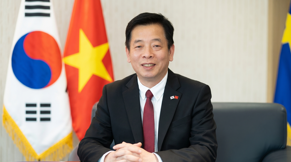 "32년간의 관계 끝에 '제조 기반'에서 '운명의 공동체'로" ... 부 호 대사의 한국-베트남 경제안보 미래 비전