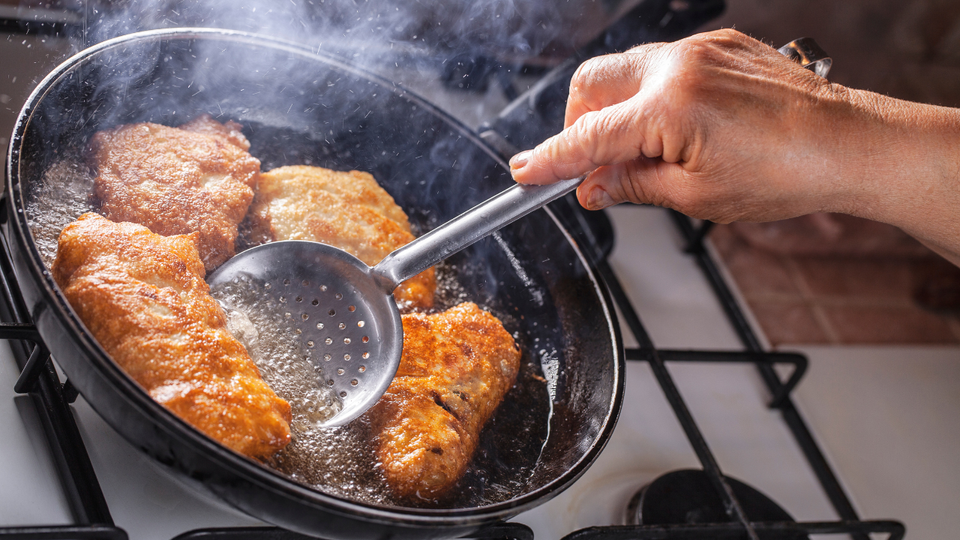 Toss Those Old Skillets, Get The  5 Best Frying Pans for Gas Stove