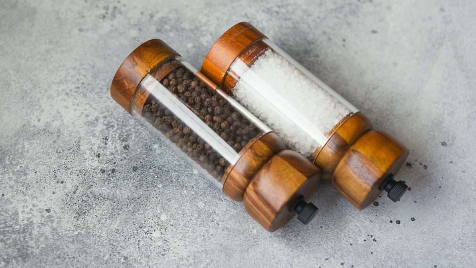 Satisfy Your Spice Cravings With These Handpicked 5 Best Salt and Pepper Grinders
