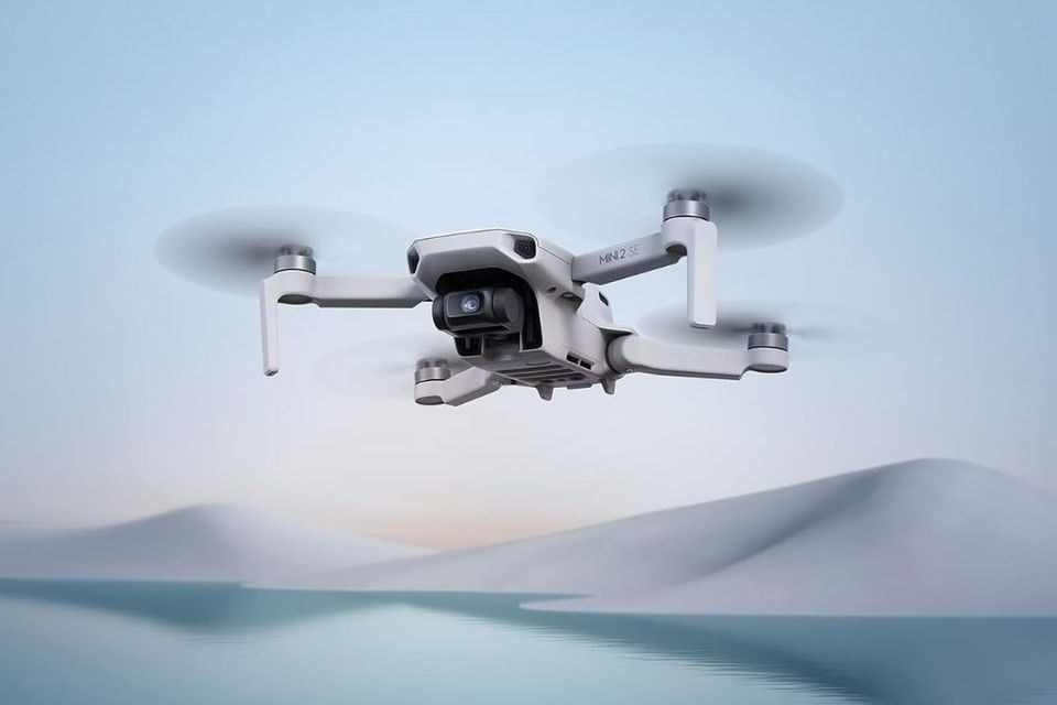Discover the Sky in a Whole New Way with the Best Professional Drone Under $500: The Feature-Packed and Fun DJI Mini 2 SE!