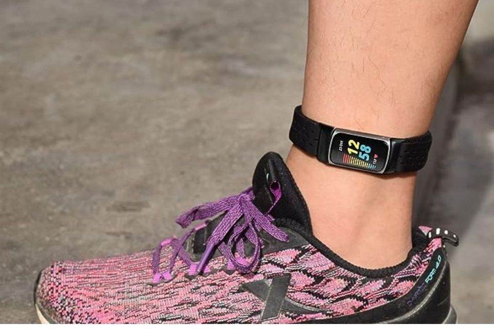 Revolutionize Your Fitness Goals with the Best Ankle Band for Fitbit Charge 5!
