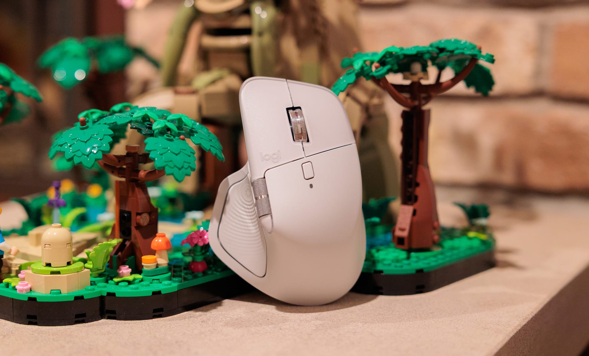 I got the MX Master 4 and I could not be more disappointed