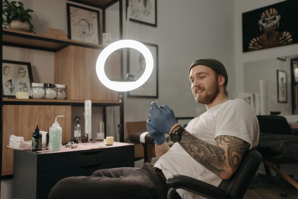 Tattoo artist Instagram bio: the ultimate guide to setting up your profile