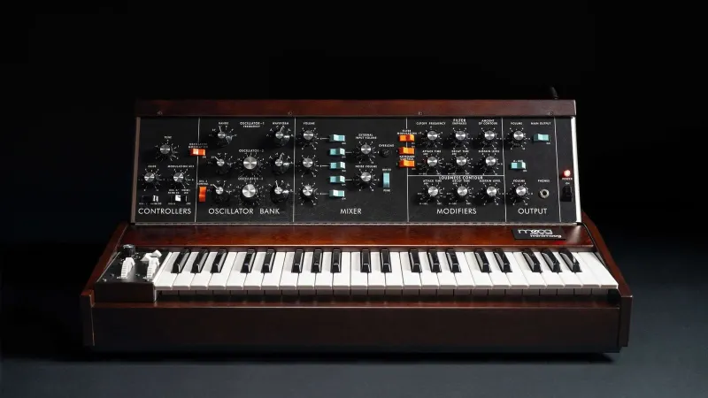 Minimoog Model D Explained: The Portable Synth That Set the Template