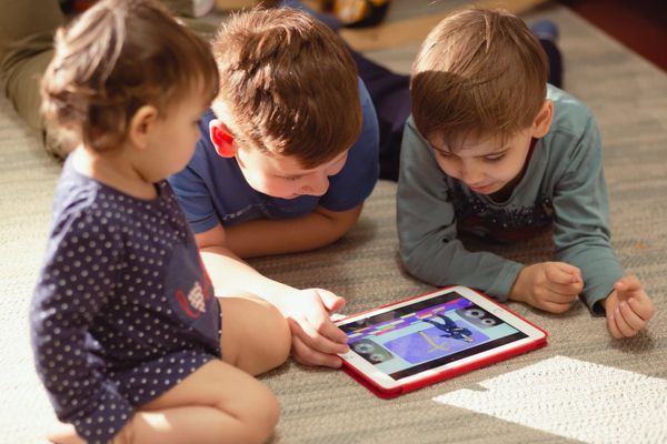 Screen Time Isn’t the Whole Problem: What Parents Should Watch Instead