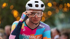 This is crit racing | A pro cycling film post feature image