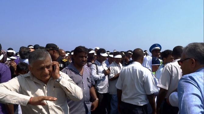 General VK Singh personally supervising the Yemen evacuation