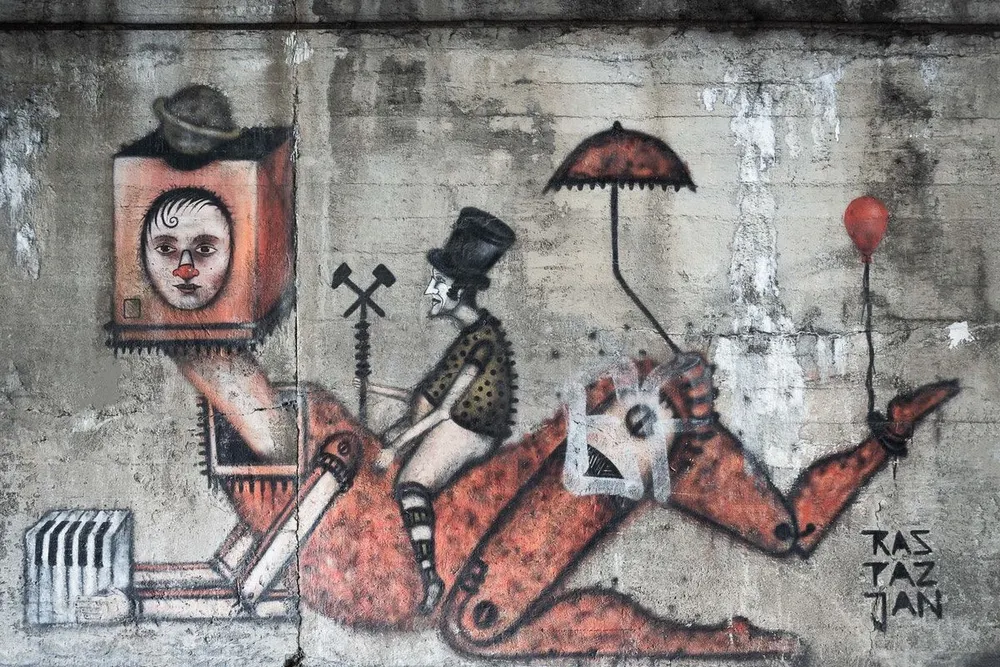 Insightful newsletter of Drishtikone: Issue #144 - Sophisticated, Coordinated and Managed Media Assault