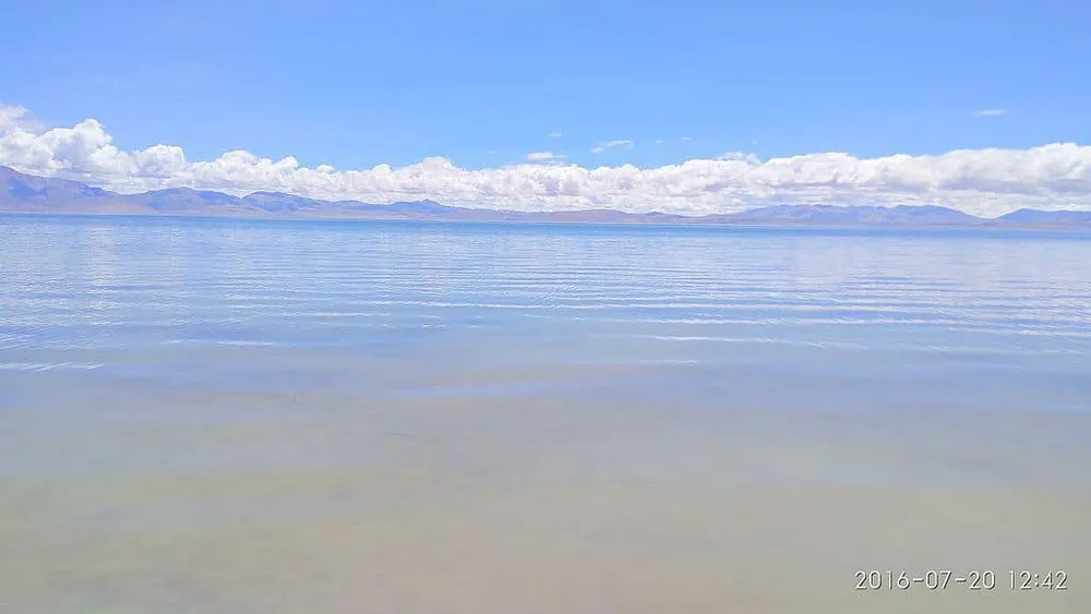 Dharma and Pollution – the Discarded Garments on the Banks of Mansarovar