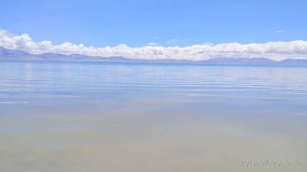 Dharma and Pollution – the Discarded Garments on the Banks of Mansarovar