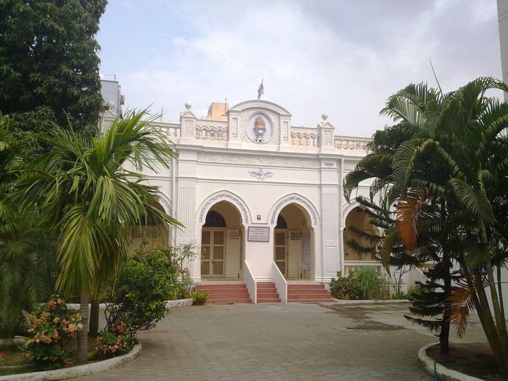 9 Pioneering Ways Parsis have Shaped Modern India