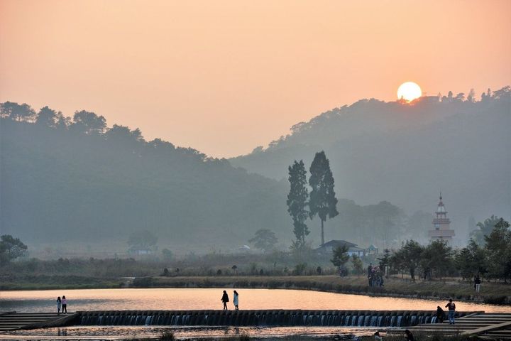 Insightful newsletter of Drishtikone: Issue #127 - The Scourge of Self-Righteous Saviors!