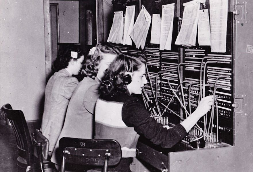 Game turns you into a 1920s phone operator, complete with vintage switchboard