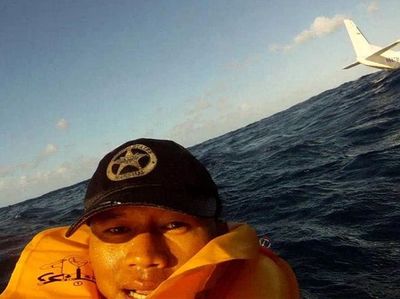 This plane crash survivor easily bests Grand Theft Auto’s most epic selfies
