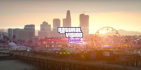 A Grand Theft Auto V cityscape at sunset rendered with the NaturalVision Evolved mod