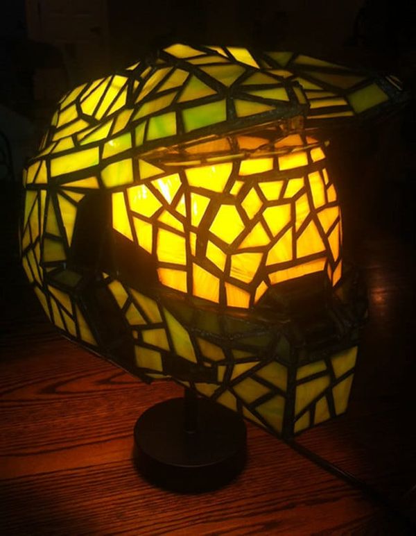This Master Chief lamp would make Louis C. Tiffany proud.