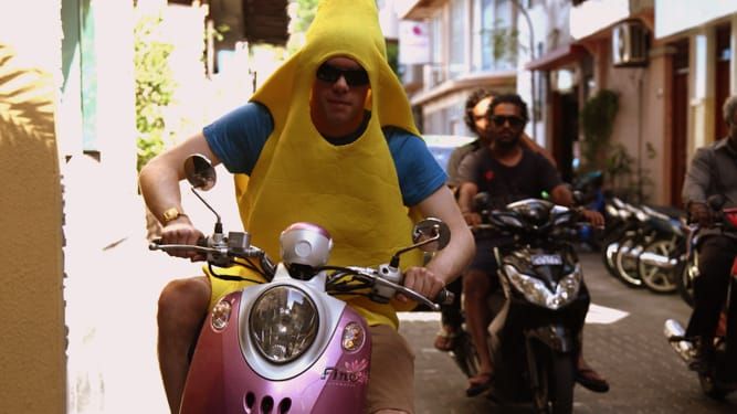 Can a giant banana"save" the sinking islands of the Maldives?