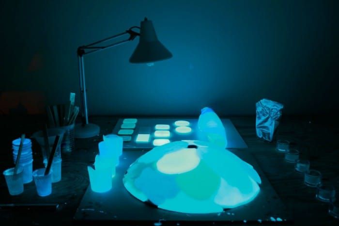 Blood-powered lamp will hopefully remind you to turn off the damn lights