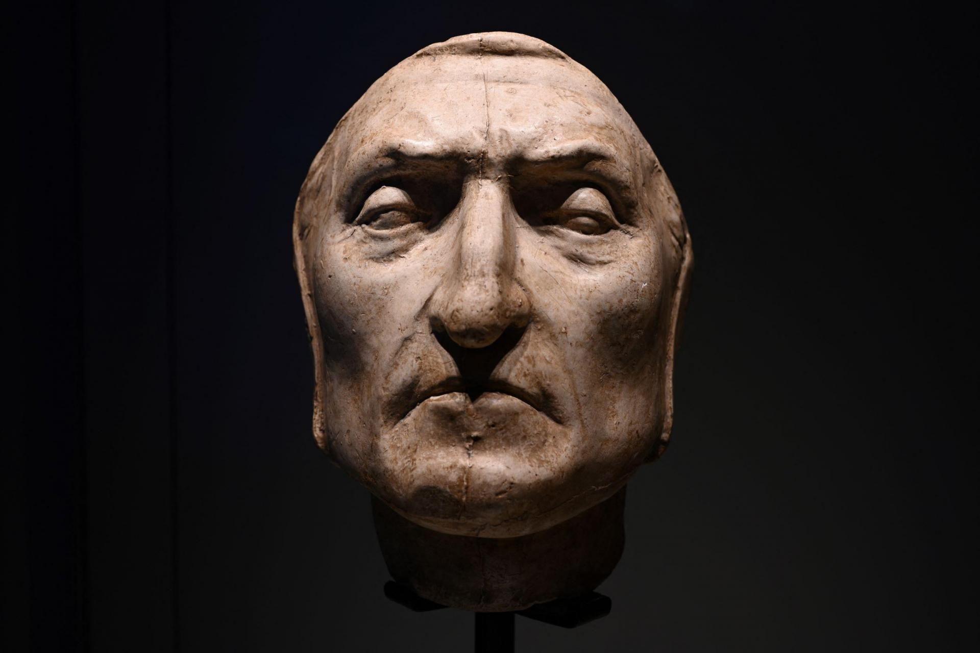 TWIL #42: From Death Masks to Connected Cities