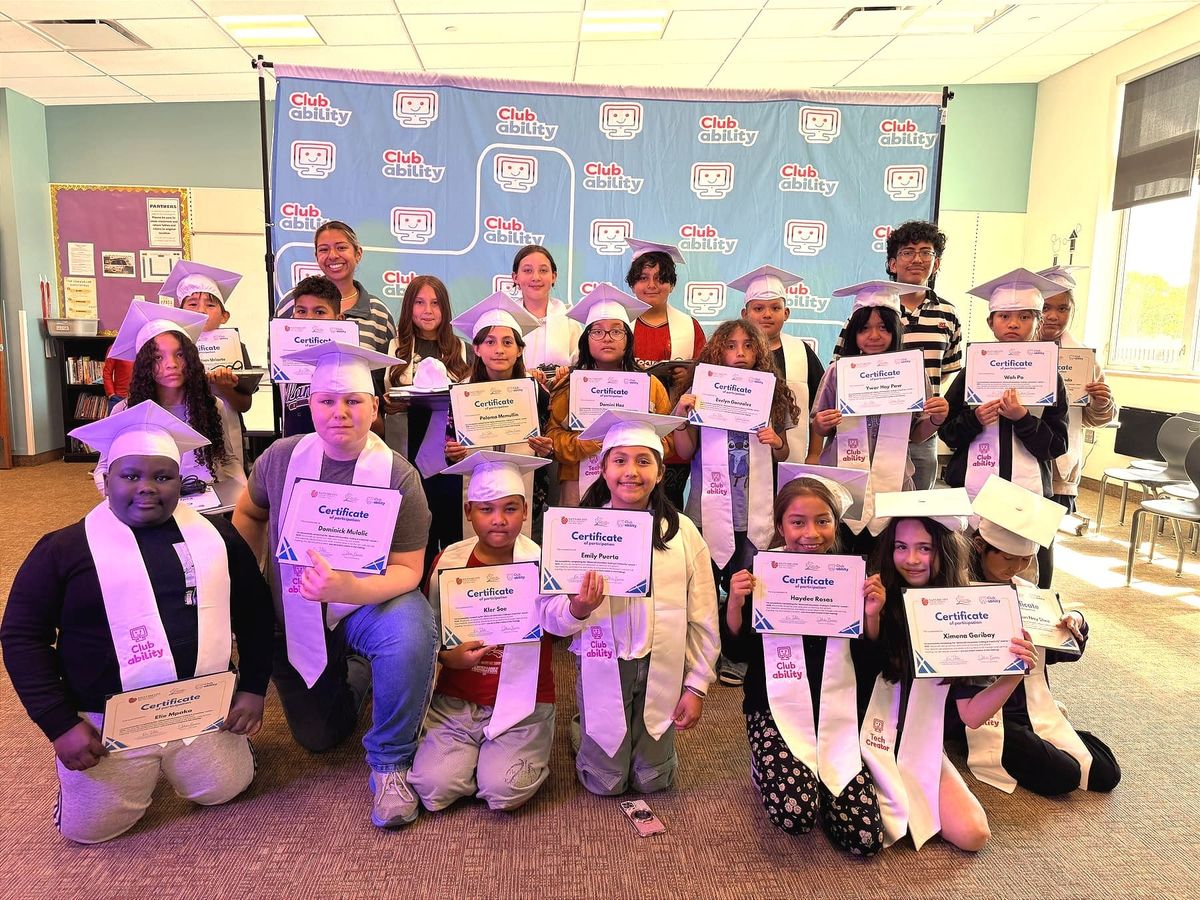 Triumph in Technology Empowers Families with STEM Experiences, Résumé Reviews & 3D Printing