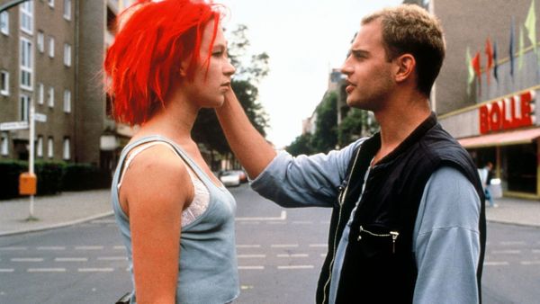 Run Lola Run: a kinetic thought experiment in universal causality