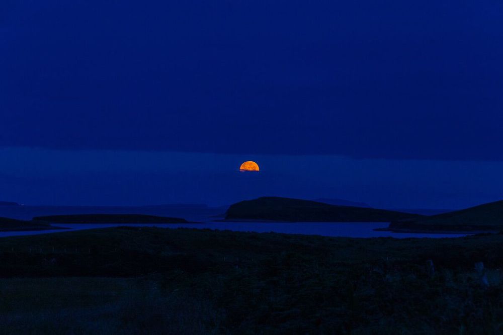 Vieille lune et éclaircie à l’horizon image de l'article