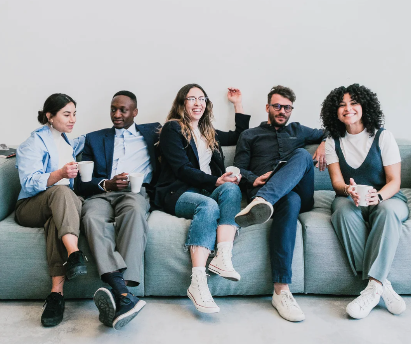 Épargne ou style de vie ? 73 % des Français dépensent plus pour satisfaire une certaine pression sociale image de l'article