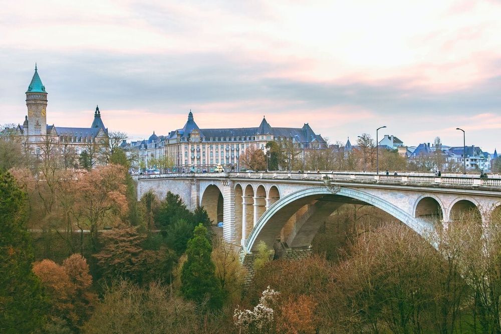Assurance-vie luxembourgeoise : 12 questions que vous n'osez peut-être pas poser image de l'article