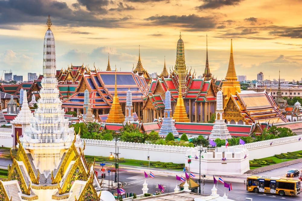 วัดพระศรีรัตนศาสดาราม (วัดพระแก้ว) กรุงเทพมหานคร คือที่ไหน? ประวัติ ความสำคัญ และเหตุผลที่ควรไปสักครั้ง