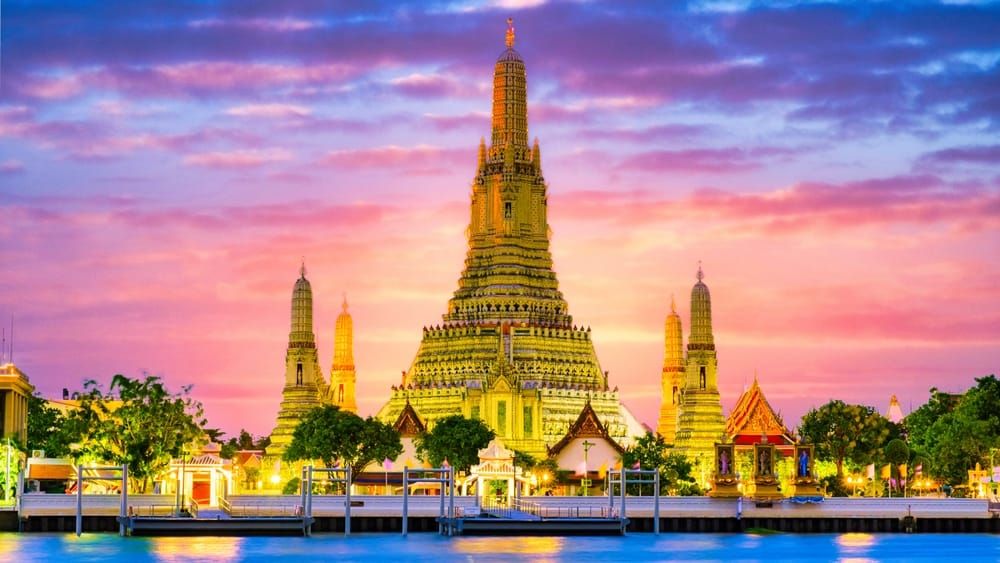 เที่ยววัดอรุณราชวราราม กรุงเทพมหานคร: จุดเด่นและสิ่งที่ไม่ควรพลาดภายในวัด