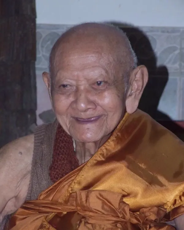 ตามรอยหลวงปู่หงษ์ พรหมปัญโญ: เส้นทางกราบไหว้และสถานที่สำคัญที่ควรรู้